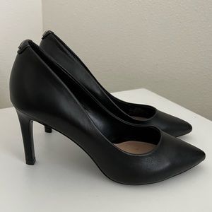 Karl Lagerfield black heels/pumps sz 5